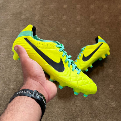 TIEMPO LEGEND 4